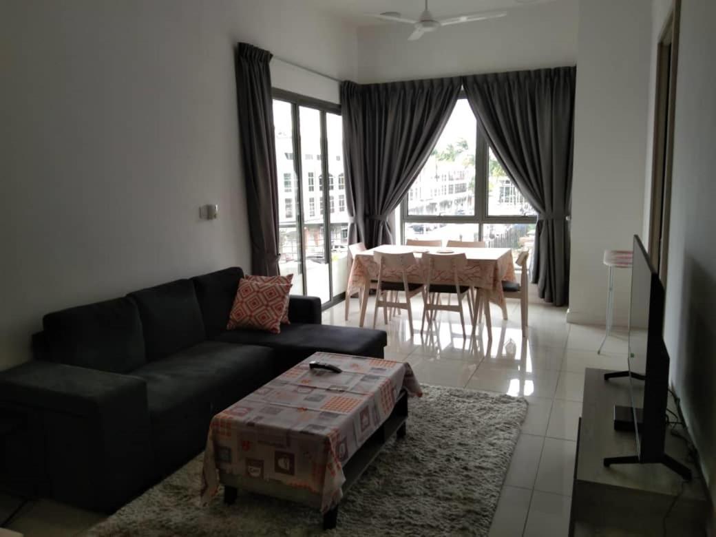Pintarman Family Suites @ Miri Times Square Exterior photo